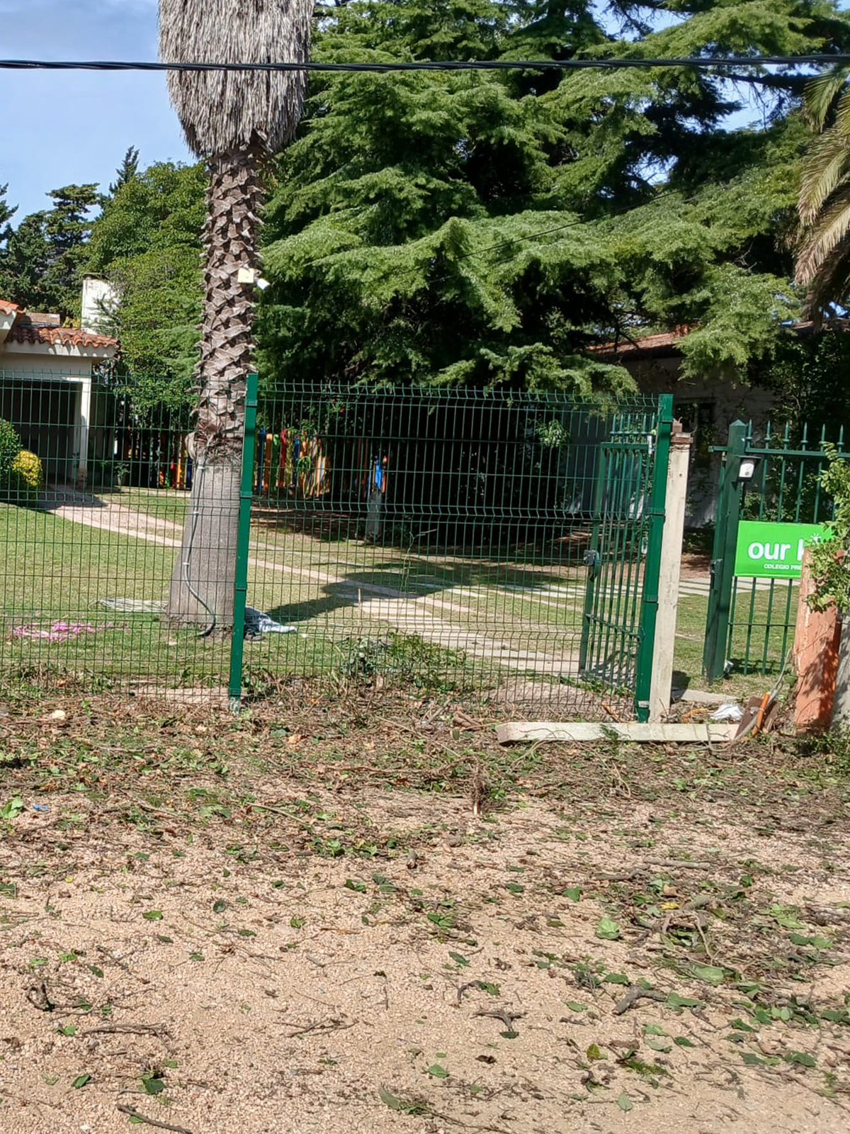 Colegio Our Kids - port&oacute;n de acceso